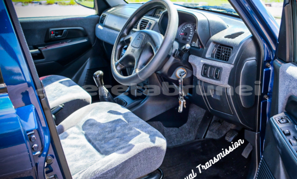 Buy Used Mitsubishi Pajero iO Blue Car in Kuala Belait in Belait Buy Used Mitsubishi Pajero iO Blue Car in Kuala Belait in Belait