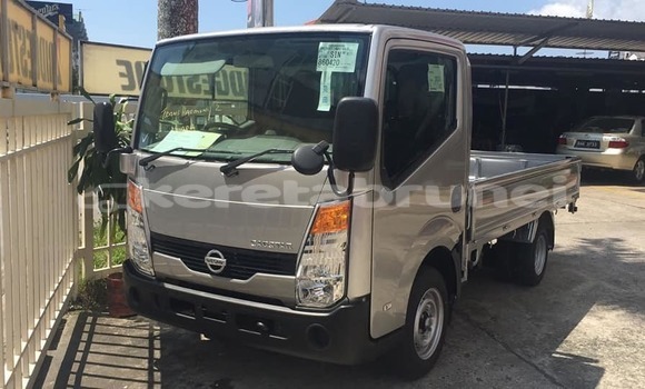 Buy Used Nissan Caravan Silver Car in Kuala Belait in Belait