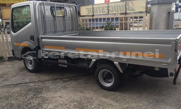 Buy Used Nissan Caravan Silver Car in Kuala Belait in Belait Buy Used Nissan Caravan Silver Car in Kuala Belait in Belait