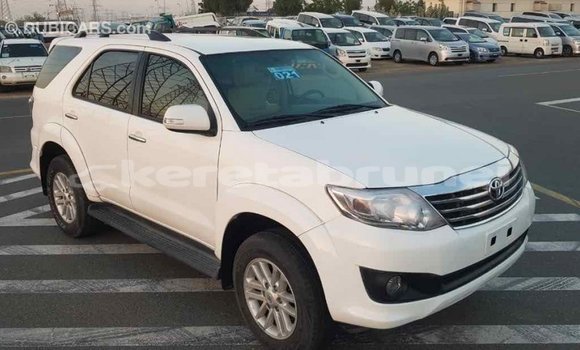 Buy Import Toyota Fortuner White Car in Import - Dubai in Belait Buy Import Toyota Fortuner White Car in Import - Dubai in Belait