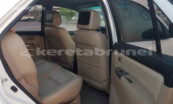 Buy Import Toyota Fortuner White Car in Import - Dubai in Belait Buy Import Toyota Fortuner White Car in Import - Dubai in Belait