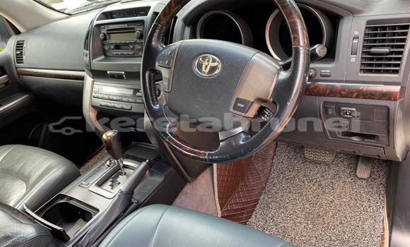 Buy Used Toyota Land Cruiser White Car in Kuala Belait in Belait Buy Used Toyota Land Cruiser White Car in Kuala Belait in Belait