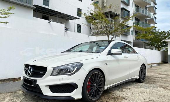 Buy Used Mercedes-Benz CLA-klasse White Car in Kuala Belait in Belait