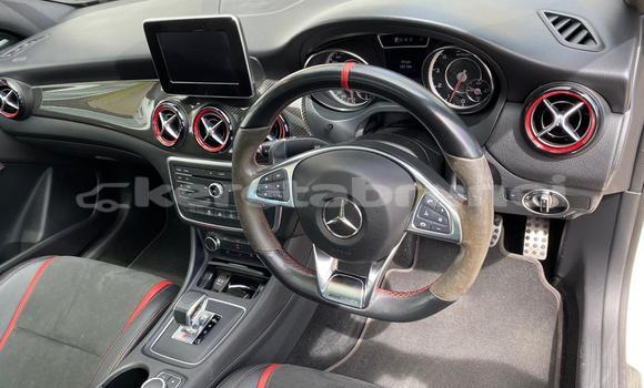 Buy Used Mercedes-Benz CLA-klasse White Car in Kuala Belait in Belait Buy Used Mercedes-Benz CLA-klasse White Car in Kuala Belait in Belait
