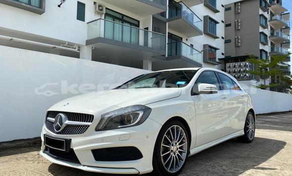 Buy Used Mercedes-Benz A200 White Car in Kuala Belait in Belait