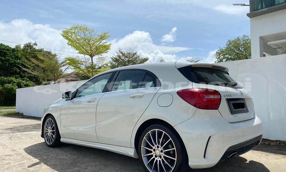 Buy Used Mercedes-Benz A200 White Car in Kuala Belait in Belait Buy Used Mercedes-Benz A200 White Car in Kuala Belait in Belait