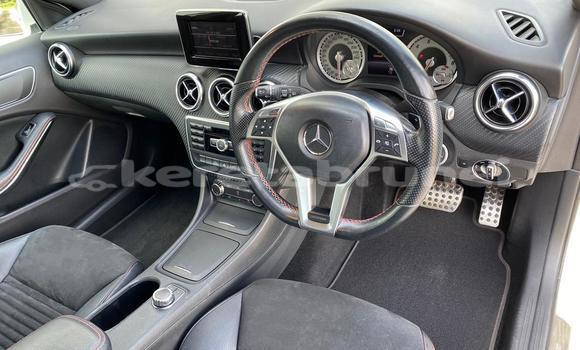 Buy Used Mercedes-Benz A200 White Car in Kuala Belait in Belait Buy Used Mercedes-Benz A200 White Car in Kuala Belait in Belait