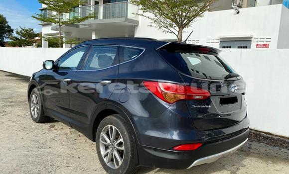 Buy Used Hyundai Santa Fe Blue Car in Kuala Belait in Belait Buy Used Hyundai Santa Fe Blue Car in Kuala Belait in Belait