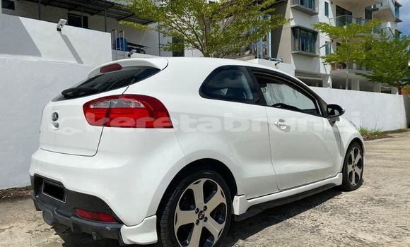 Buy Used Kia Rio White Car in Bandar Seri Begawan in Brunei-Muara Buy Used Kia Rio White Car in Bandar Seri Begawan in Brunei-Muara