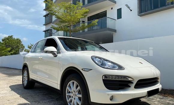 Buy Used Porsche Cayenne White Car in Bandar Seri Begawan in Brunei-Muara