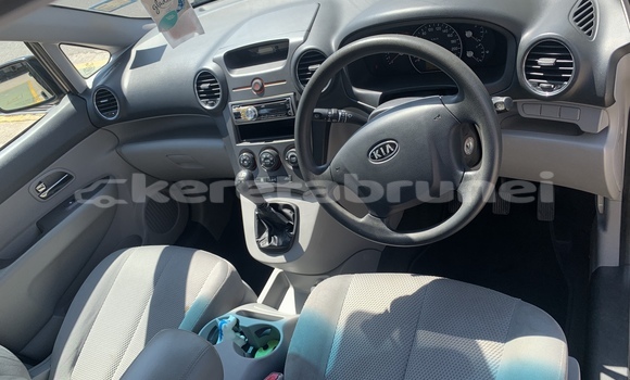 Buy Used Kia Carens Black Car in Kuala Belait in Belait