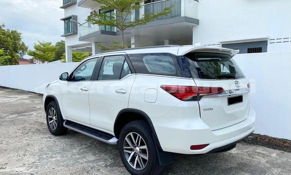 Buy Used Toyota Fortuner White Car in Kuala Belait in Belait Buy Used Toyota Fortuner White Car in Kuala Belait in Belait
