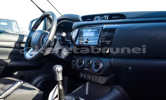 Buy Import Toyota Hilux White Car in Import - Dubai in Belait Buy Import Toyota Hilux White Car in Import - Dubai in Belait