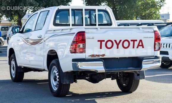 Buy Import Toyota Hilux White Car in Import - Dubai in Belait Buy Import Toyota Hilux White Car in Import - Dubai in Belait