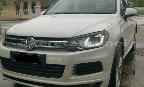 Buy Used Volkswagen Touareg White Car in Bandar Seri Begawan in Brunei-Muara