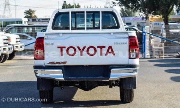 Buy Import Toyota Hilux White Car in Import - Dubai in Belait Buy Import Toyota Hilux White Car in Import - Dubai in Belait