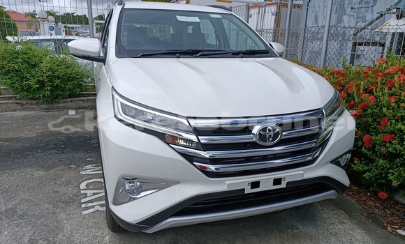 Buy Used Toyota Rush Silver Car in Kuala Belait in Belait