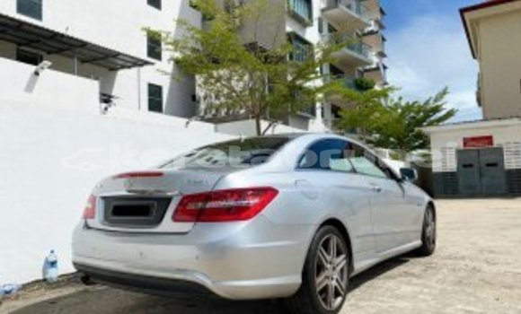 Buy Used Mercedes Viano Silver Car in Kuala Belait in Belait Buy Used Mercedes Viano Silver Car in Kuala Belait in Belait