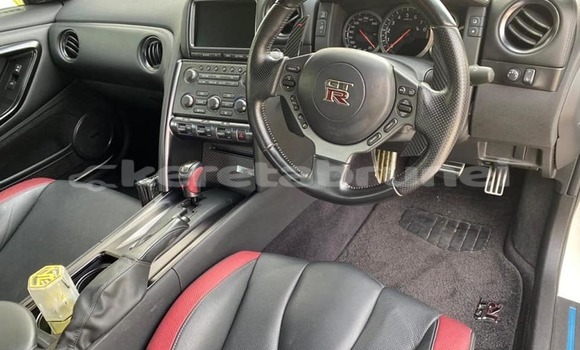 Buy Used Nissan GT-R R35 White Car in Kuala Belait in Belait Buy Used Nissan GT-R R35 White Car in Kuala Belait in Belait