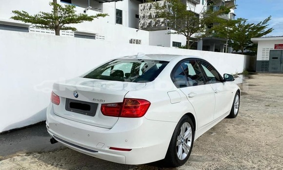 Buy Used BMW 3–Series White Car in Kuala Belait in Belait