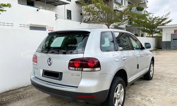 Buy Used Volkswagen Touareg Silver Car in Kuala Belait in Belait Buy Used Volkswagen Touareg Silver Car in Kuala Belait in Belait