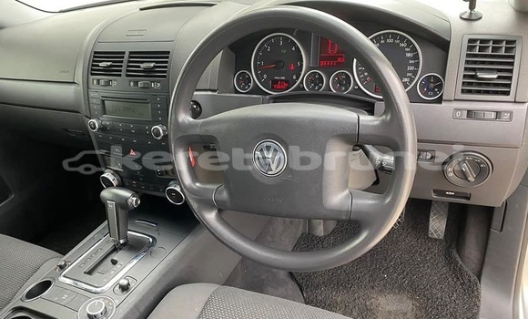 Buy Used Volkswagen Touareg Silver Car in Kuala Belait in Belait Buy Used Volkswagen Touareg Silver Car in Kuala Belait in Belait