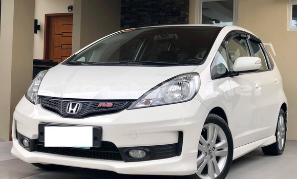 Buy Used Honda Jazz White Car in Seria in Belait