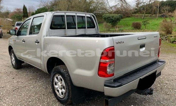 Buy Used Toyota Hilux Silver Car in Bandar Seri Begawan in Brunei-Muara Buy Used Toyota Hilux Silver Car in Bandar Seri Begawan in Brunei-Muara