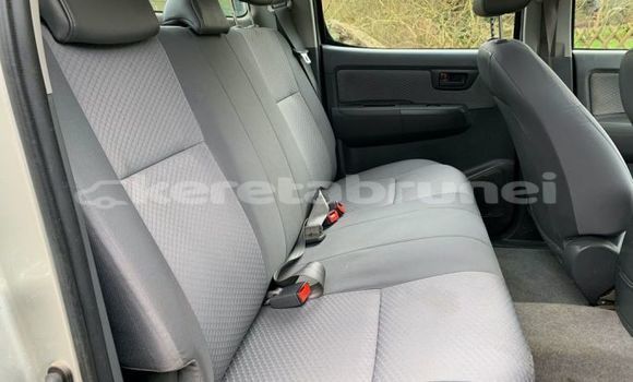 Buy Used Toyota Hilux Silver Car in Bandar Seri Begawan in Brunei-Muara Buy Used Toyota Hilux Silver Car in Bandar Seri Begawan in Brunei-Muara