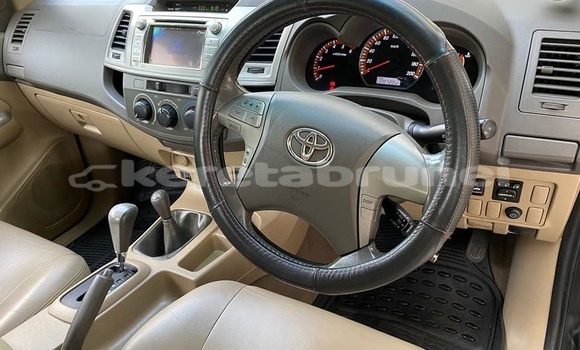 Buy Used Toyota Hilux Black Car in Kuala Belait in Belait Buy Used Toyota Hilux Black Car in Kuala Belait in Belait
