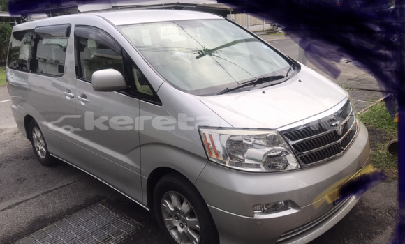 Buy Used Toyota Alphard Silver Car in Kuala Belait in Belait