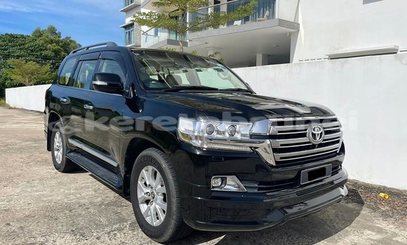 Buy Used Toyota Land Cruiser Black Car in Kuala Belait in Belait Buy Used Toyota Land Cruiser Black Car in Kuala Belait in Belait
