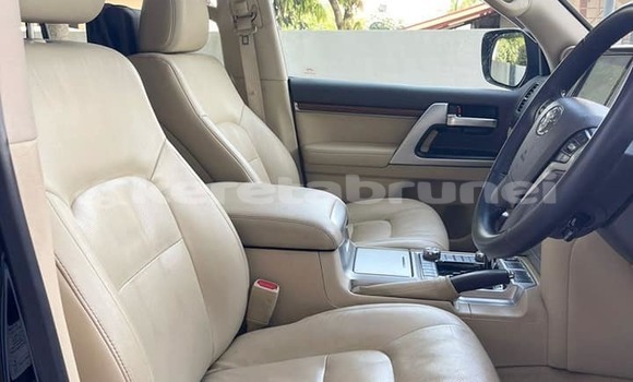 Buy Used Toyota Land Cruiser Black Car in Kuala Belait in Belait Buy Used Toyota Land Cruiser Black Car in Kuala Belait in Belait