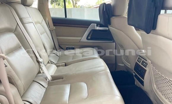 Buy Used Toyota Land Cruiser Black Car in Kuala Belait in Belait Buy Used Toyota Land Cruiser Black Car in Kuala Belait in Belait