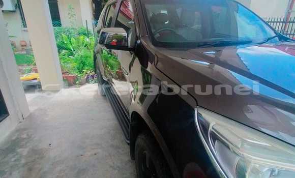 Buy Used Chevrolet TrailBlazer Brown Car in Bandar Seri Begawan in Brunei-Muara