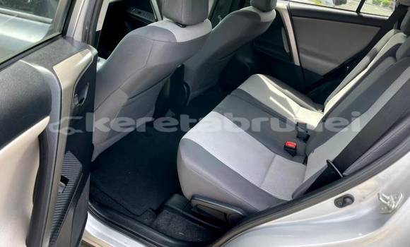 Buy Used Toyota RAV4 Silver Car in Bandar Seri Begawan in Brunei-Muara Buy Used Toyota RAV4 Silver Car in Bandar Seri Begawan in Brunei-Muara