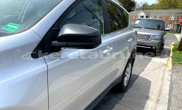 Buy Used Toyota RAV4 Silver Car in Bandar Seri Begawan in Brunei-Muara Buy Used Toyota RAV4 Silver Car in Bandar Seri Begawan in Brunei-Muara