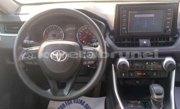 Buy Used Toyota RAV4 White Car in Bandar Seri Begawan in Brunei-Muara Buy Used Toyota RAV4 White Car in Bandar Seri Begawan in Brunei-Muara