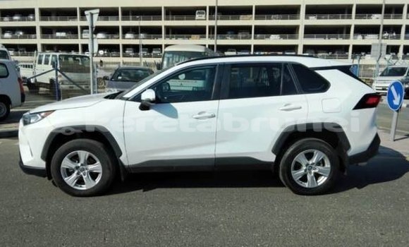 Buy Used Toyota RAV4 White Car in Bandar Seri Begawan in Brunei-Muara Buy Used Toyota RAV4 White Car in Bandar Seri Begawan in Brunei-Muara