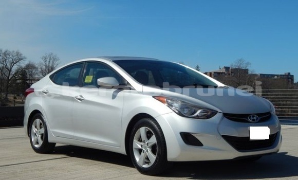 Buy Used Hyundai Elantra White Car in Bangar in Temburong Buy Used Hyundai Elantra White Car in Bangar in Temburong