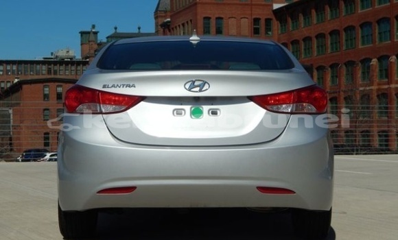 Buy Used Hyundai Elantra White Car in Bangar in Temburong Buy Used Hyundai Elantra White Car in Bangar in Temburong