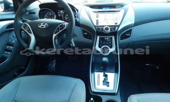 Buy Used Hyundai Elantra White Car in Bangar in Temburong Buy Used Hyundai Elantra White Car in Bangar in Temburong