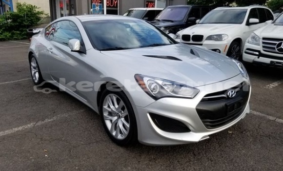 Buy Used Hyundai Genesis Coupe Silver Car in Kuala Belait in Belait Buy Used Hyundai Genesis Coupe Silver Car in Kuala Belait in Belait