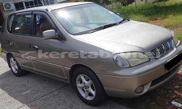 Buy Used Kia Carens Beige Car in Bandar Seri Begawan in Brunei-Muara