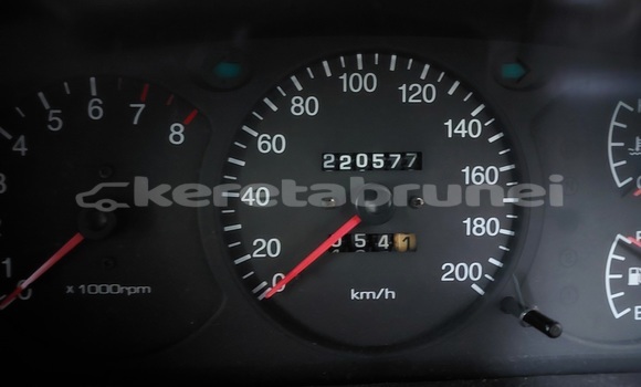 Buy Used Kia Carens Beige Car in Bandar Seri Begawan in Brunei-Muara Buy Used Kia Carens Beige Car in Bandar Seri Begawan in Brunei-Muara