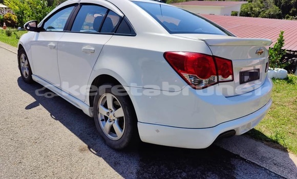 Buy Used Chevrolet Cruze White Car in Bandar Seri Begawan in Brunei-Muara