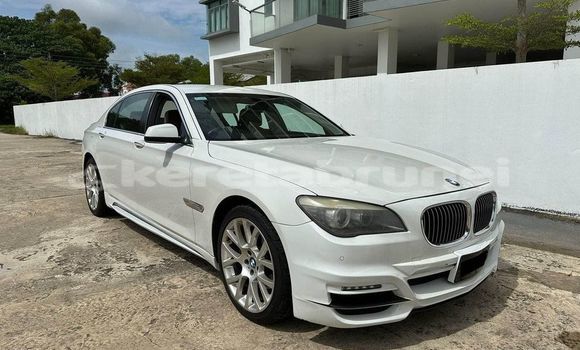 Buy Used BMW 700 White Car in Bandar Seri Begawan in Brunei-Muara Buy Used BMW 700 White Car in Bandar Seri Begawan in Brunei-Muara