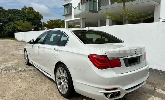 Buy Used BMW 700 White Car in Bandar Seri Begawan in Brunei-Muara Buy Used BMW 700 White Car in Bandar Seri Begawan in Brunei-Muara