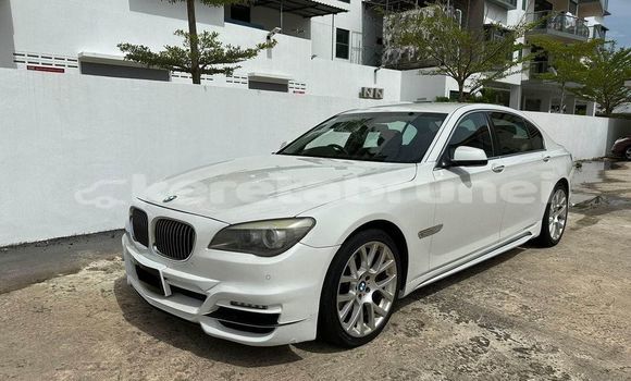 Buy Used BMW 700 White Car in Bandar Seri Begawan in Brunei-Muara Buy Used BMW 700 White Car in Bandar Seri Begawan in Brunei-Muara