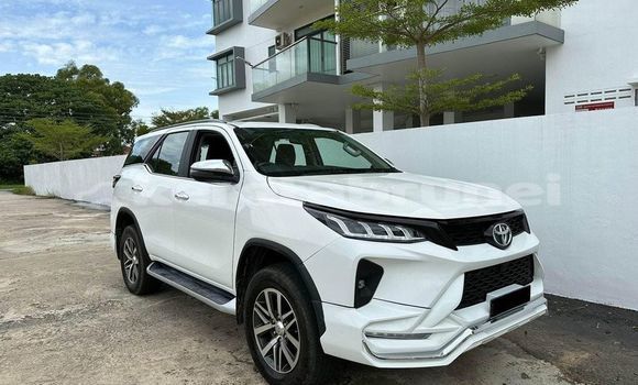 Buy Used Toyota Fortuner White Car in Bandar Seri Begawan in Brunei-Muara Buy Used Toyota Fortuner White Car in Bandar Seri Begawan in Brunei-Muara